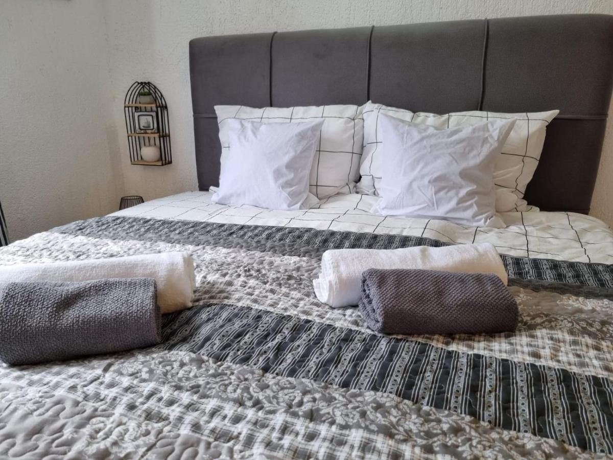 Apartmani 'Cvit' 카를로바크 외부 사진