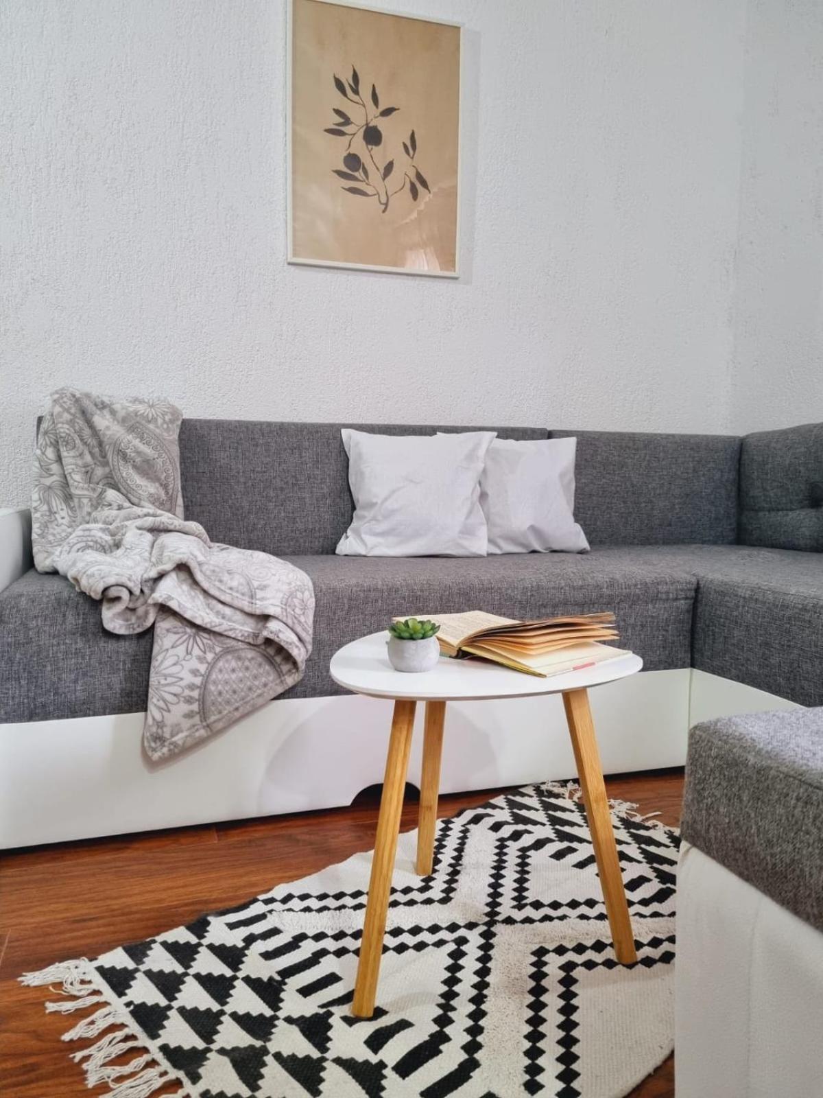 Apartmani 'Cvit' 카를로바크 외부 사진
